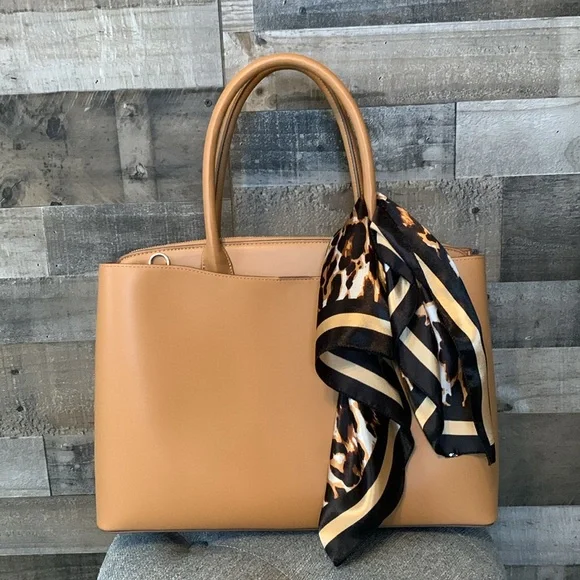 Elegant Leopard Print Scarf - Picture 1 of 16